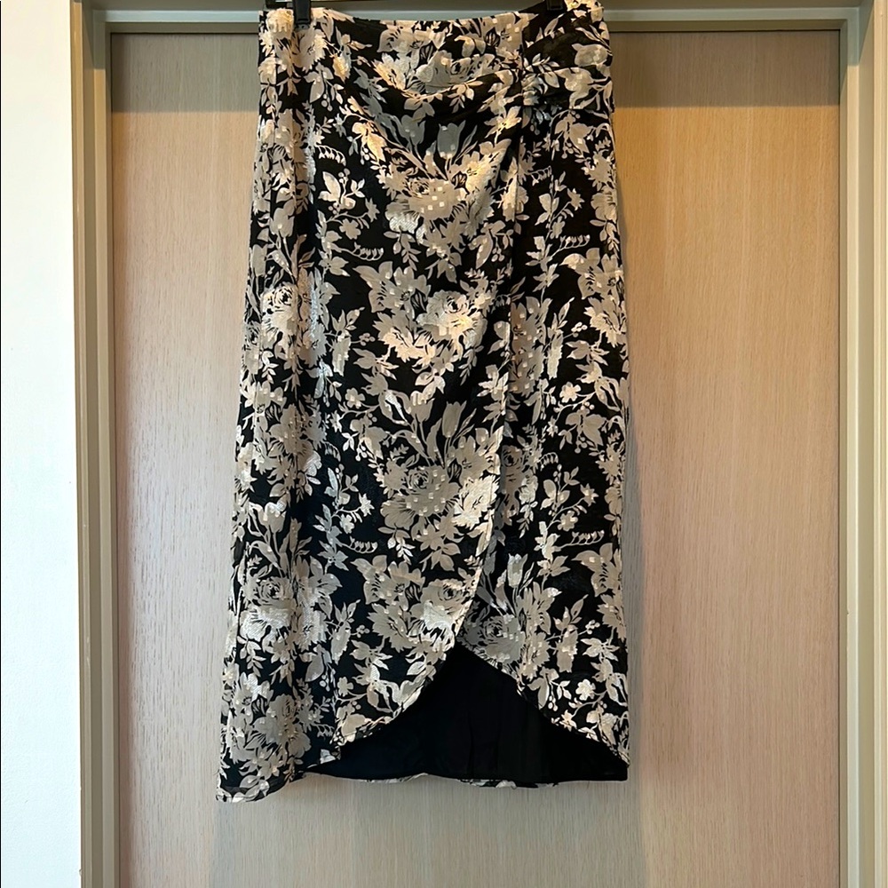 Lulus faux wrap maxi skirt floral black gray white size M